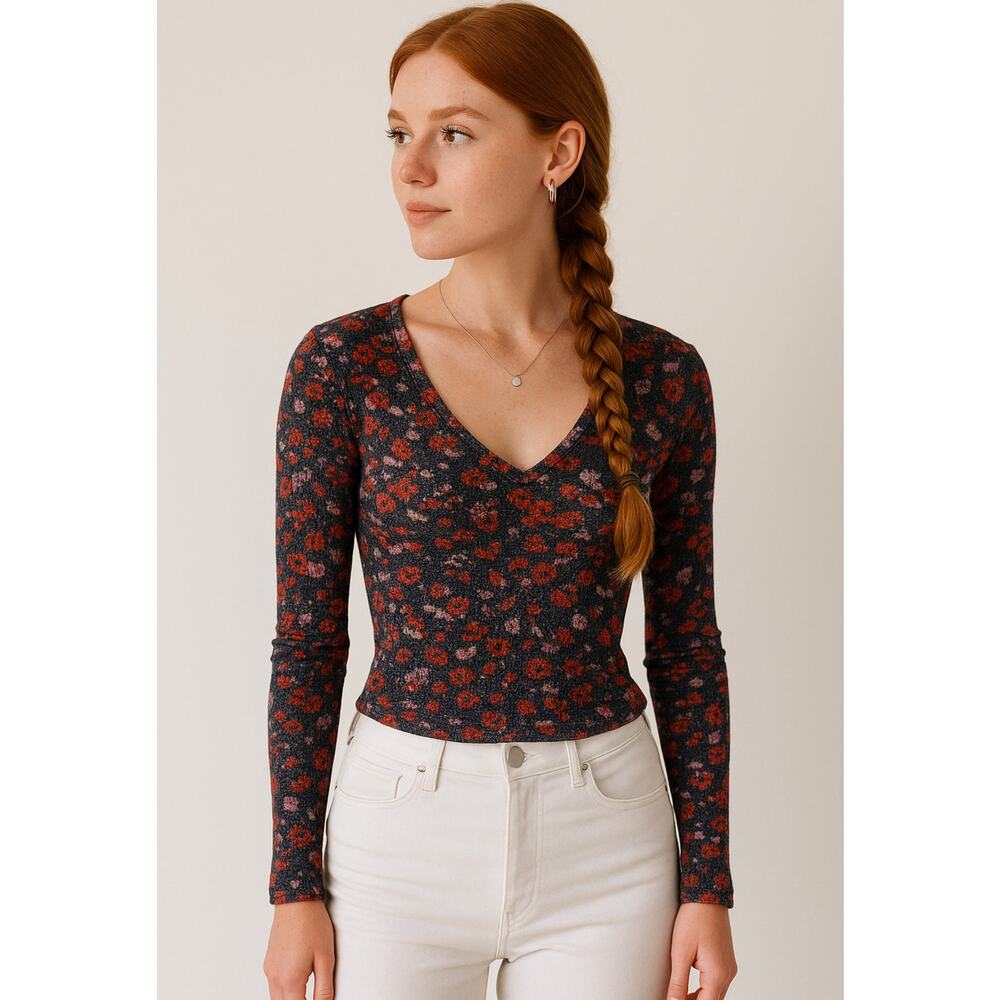 Floral V-Neck Long Sleeve Top - Red Floral